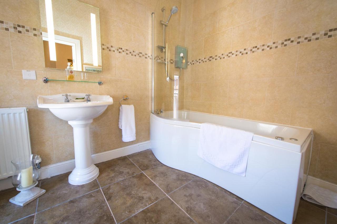 Victoria House Room Only Accommodation Caernarfon Exterior photo